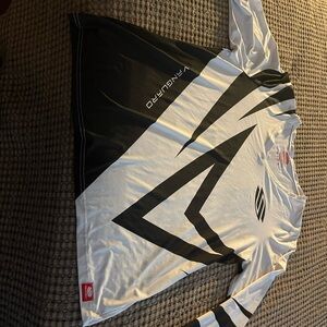 Selkirk Women's Black and White pickleball jersey